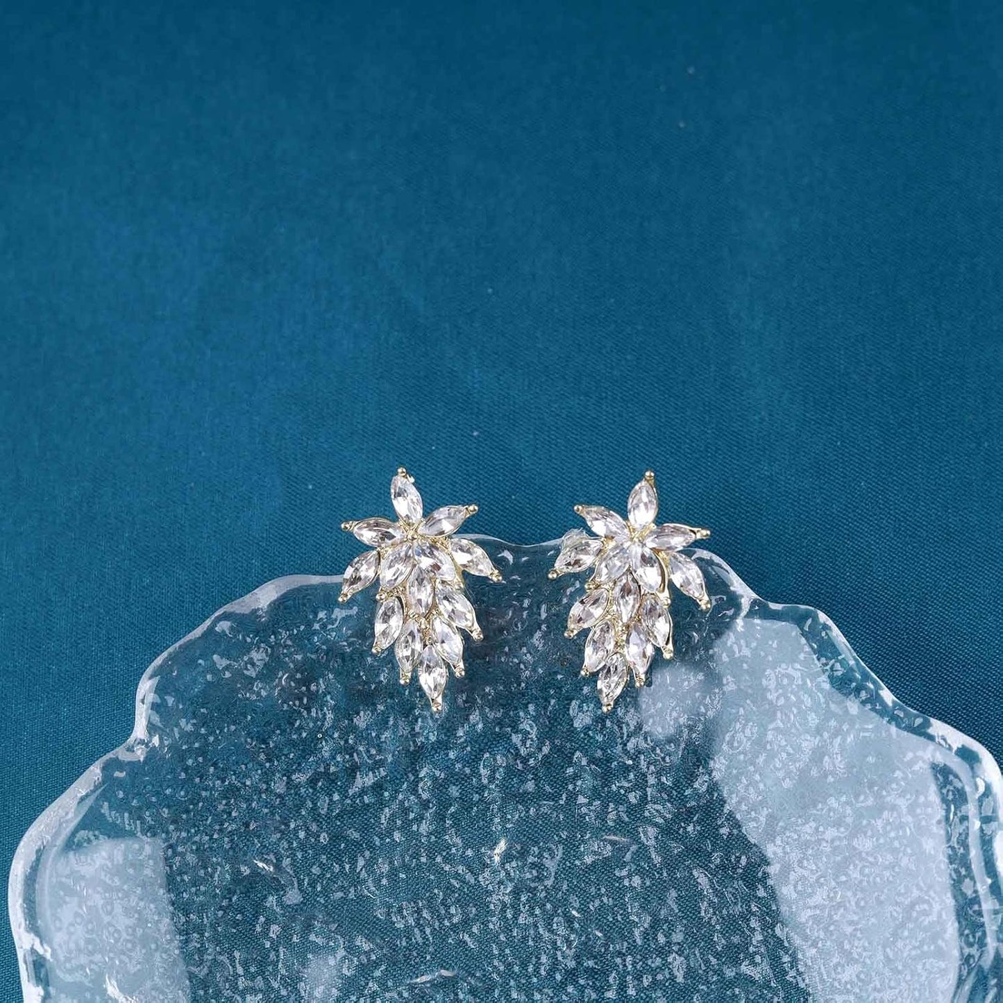 Vintage Crystal Leaf Earrings Leaf Cluster Cz Earrings Gold Rhinestone Leaf Drop Earrings Sparkly Cz Wedding Stud Earrings Jewelry for Women