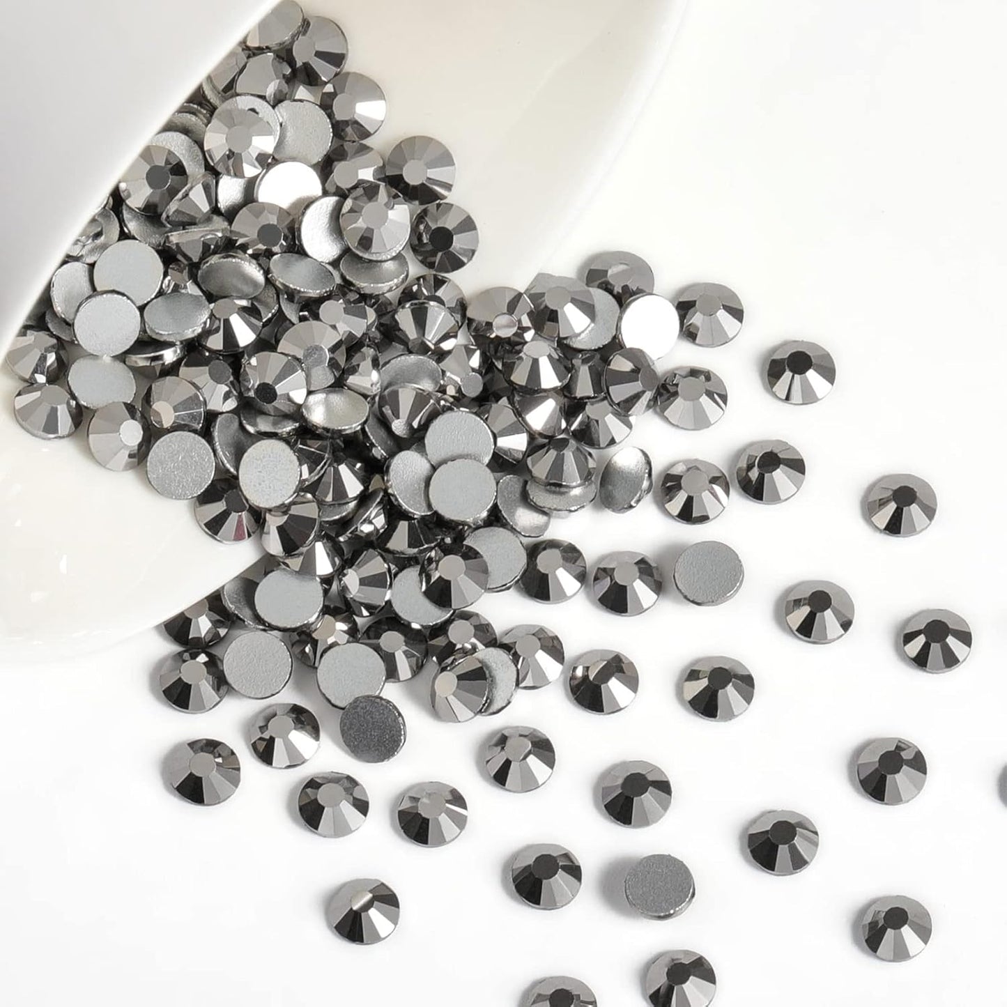 Beadsland 288pcs Flat Back Crystal Rhinestones Round Gems for Nail Art and Craft Glue Fix, Hematite, SS34,7.1-7.3mm
